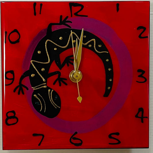 Gecko clock 15cm x 15cm.