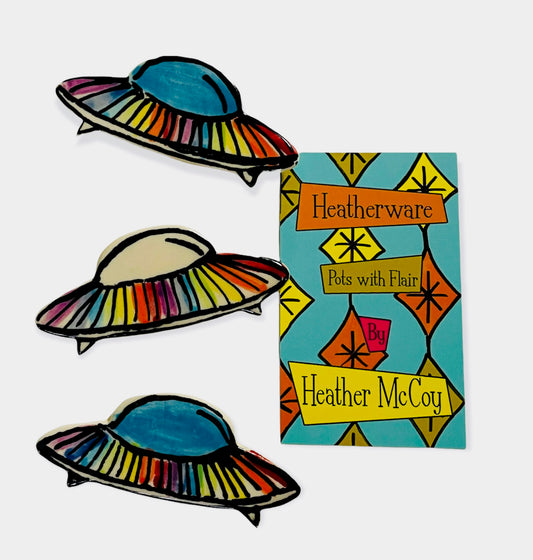 Flying saucer brooch